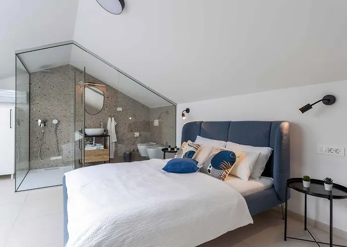 아파트 Osvit Grand Deluxe 메덜린