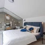 아파트 Osvit Grand Deluxe 메덜린