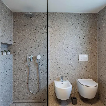 Osvit Grand Deluxe *